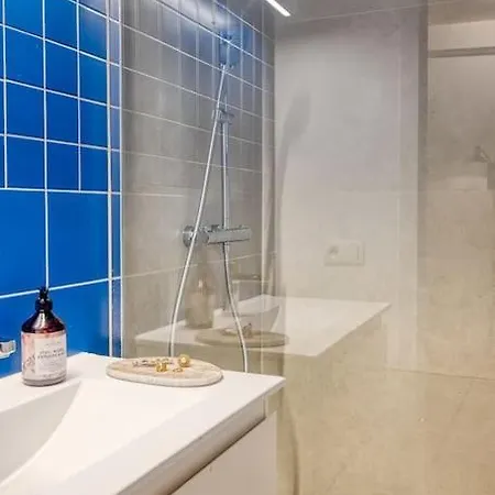 Ample 2-br In *
