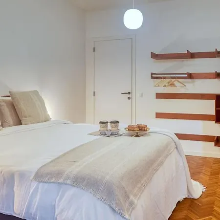 Ample 2-br In 아파트 *