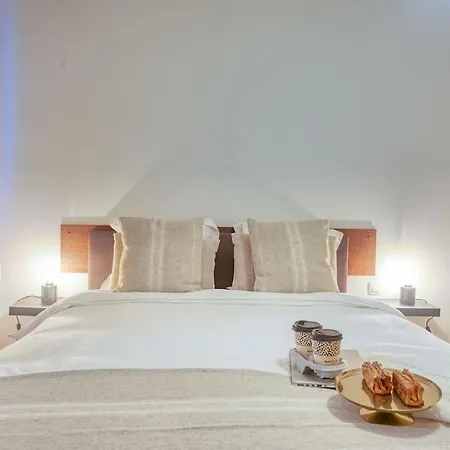 Ample 2-br In 아파트